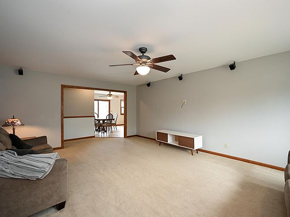 5th image of 1585 Marikay Ave