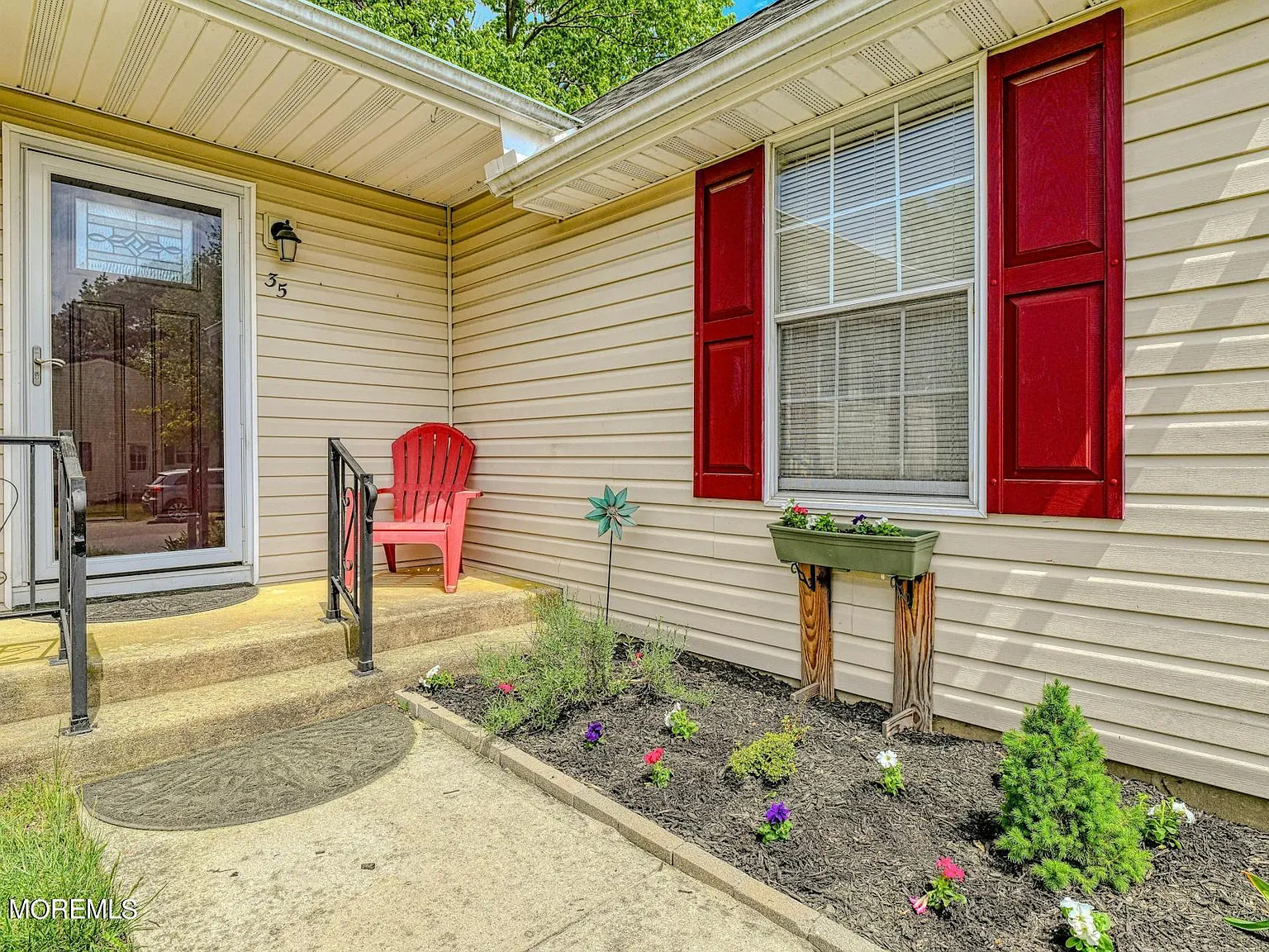 2 bed, 1.5 bath, 1101 sqft, $2,200 — Photo 3