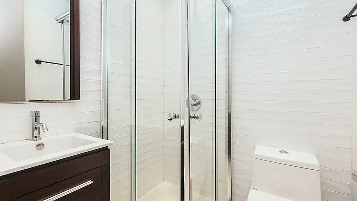 Rented by Nooklyn NYC LLC | media 17