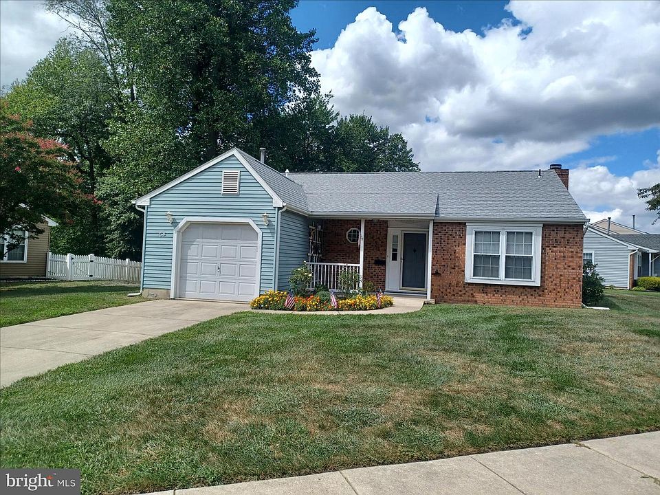 1st image of 54 Knollwood Dr