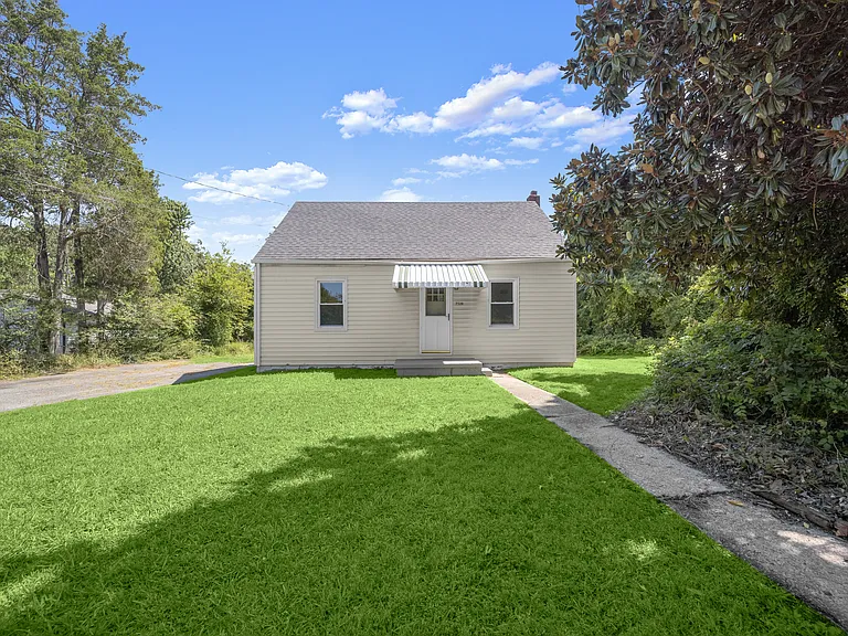 7520 Burgess Ln — Photo 17