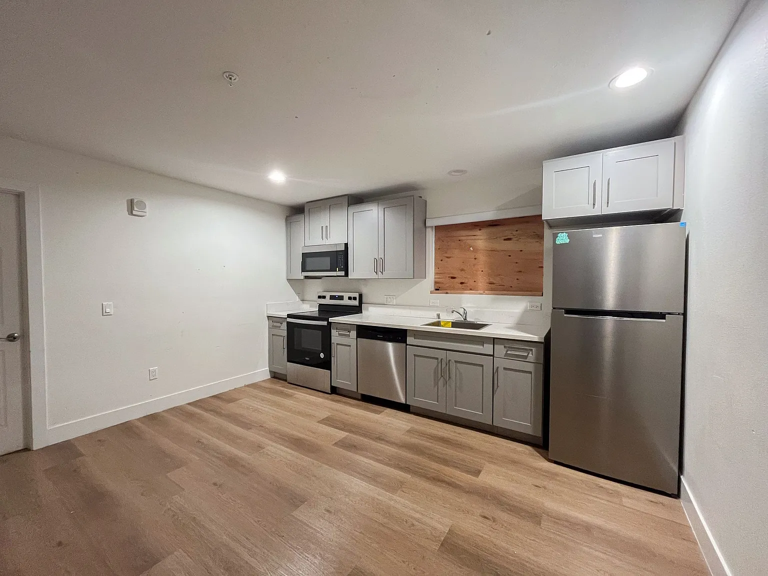 610 N Soto St — Photo 2