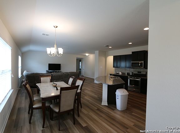 5th image of 9046 Double Oak