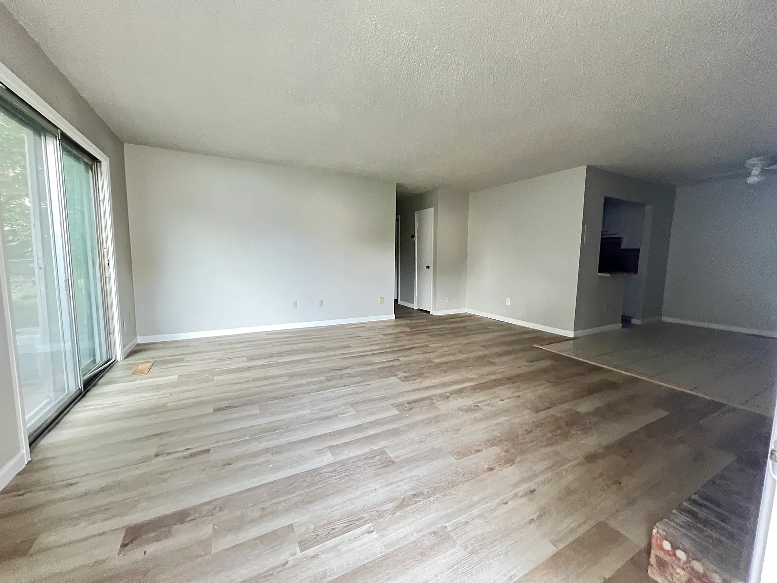 3 bed, 1250 sqft, $1,400 — Photo 3