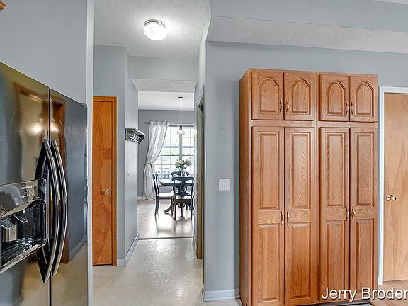 3rd image of 5764 Dorado Ct NE