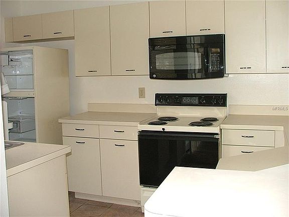 4th image of 12556 Castle Hill Dr