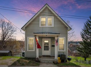 1356 Thomas Pl, Dubuque, IA 52001