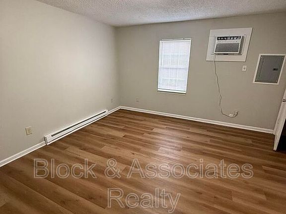 4th image of 830 Sunset Ave #A