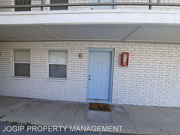 2nd image of 1515 Bennett Ave #104