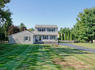 22 Riviera Dr, Latham, NY 12110