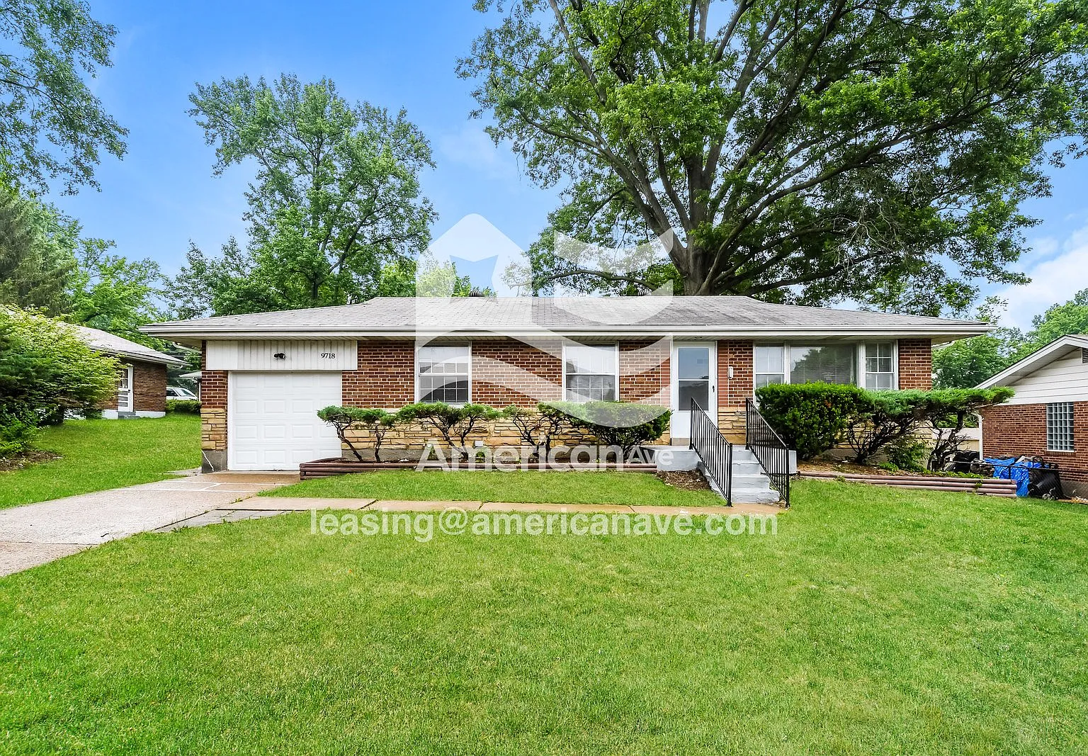 3 bed, 1.0 bath, 994 sqft, $1,550 — Photo 2