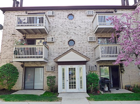 2nd image of 433 E Osage Ln #13-1B