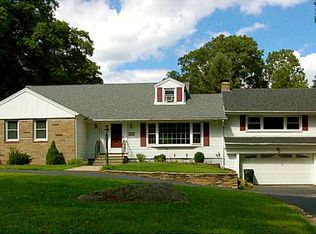 162 Pine Hill Rd, Scituate, RI 02857