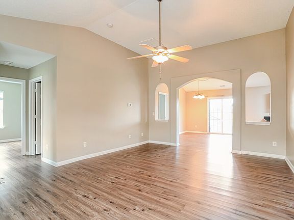 4th image of 209 Glencroft Dr