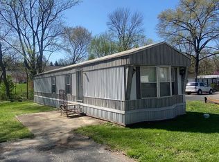 46 Willow Dr, Saint Charles, MO