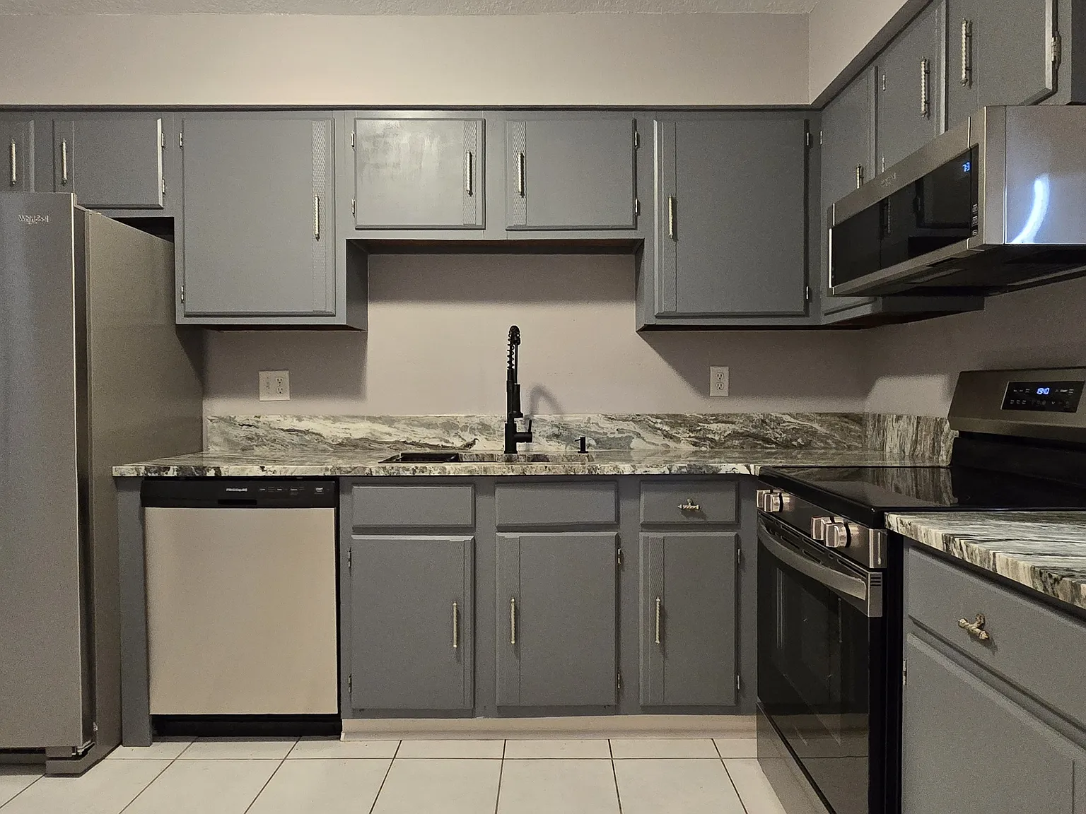 130 East Johnson Ave - 206 - 1 — Photo 2