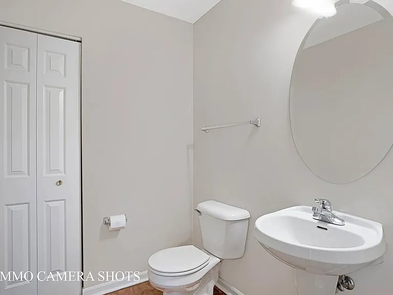 546 Declaration Ln — Photo 4