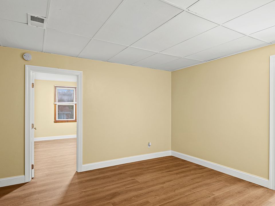 Living Room (alt view)