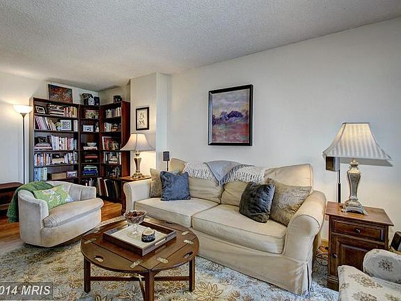 4th image of 2300 Pimmit Dr APT 205