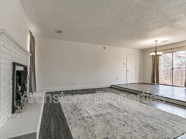 4508 NW 26th St — Photo 8
