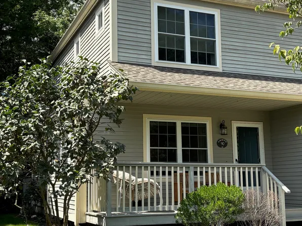 90 Manorwood Drive #90, Branford, CT 06405