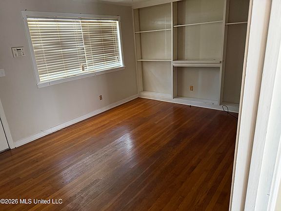 5th image of 174 Chatham Cir