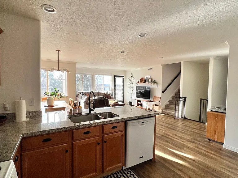 1285 S Alpine Way — Photo 3