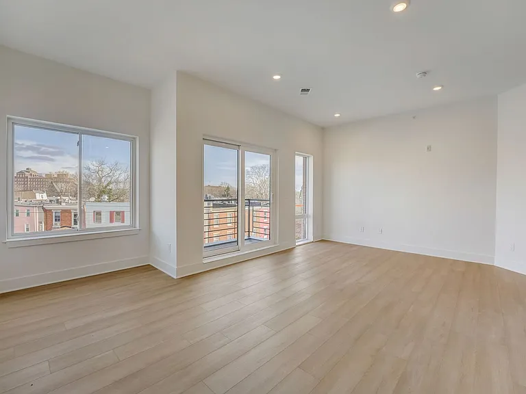 Nova Commons - 4200 Landcaster Ave — Photo 4