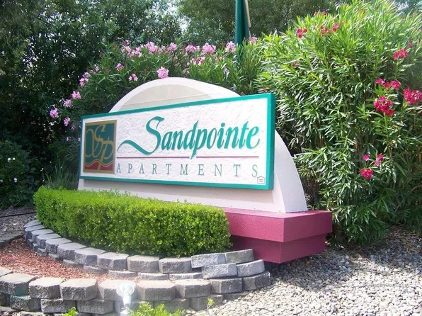 Sandpointe Apartments, 655 Hilltop Dr APT 153, Redding, CA 96003