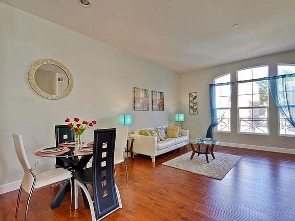 3rd image of 169 Metropolitan Dr