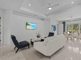 2499 Pine St, Naples, FL 34112