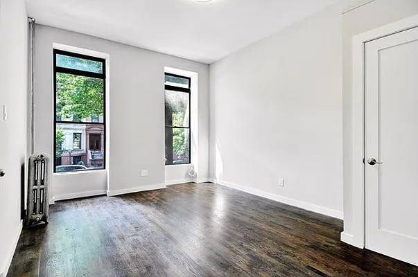 Rented by Weissman Equities | media 17