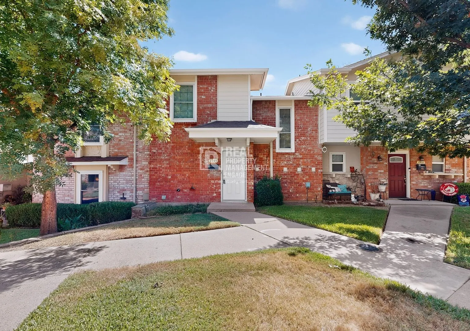 2BR Grapevine Townhome Available for Rent! — Photo 3