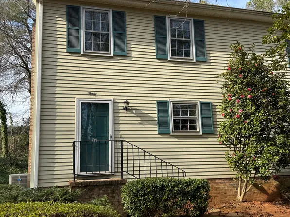 32 Dover Dr, Taylors, SC 29687