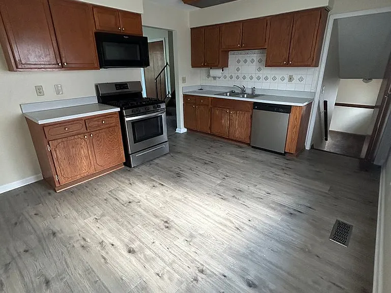 4472 Ramsdell Dr — Photo 6