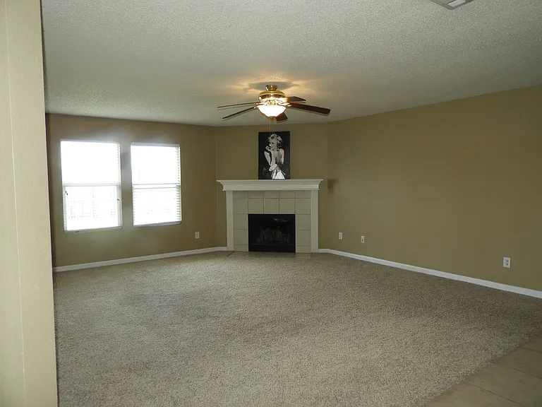 9941 George Washington Dr — Photo 4