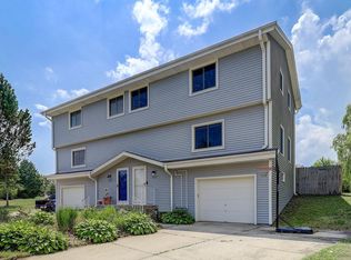 937 Cedar Ct, Port Washington, WI 53074