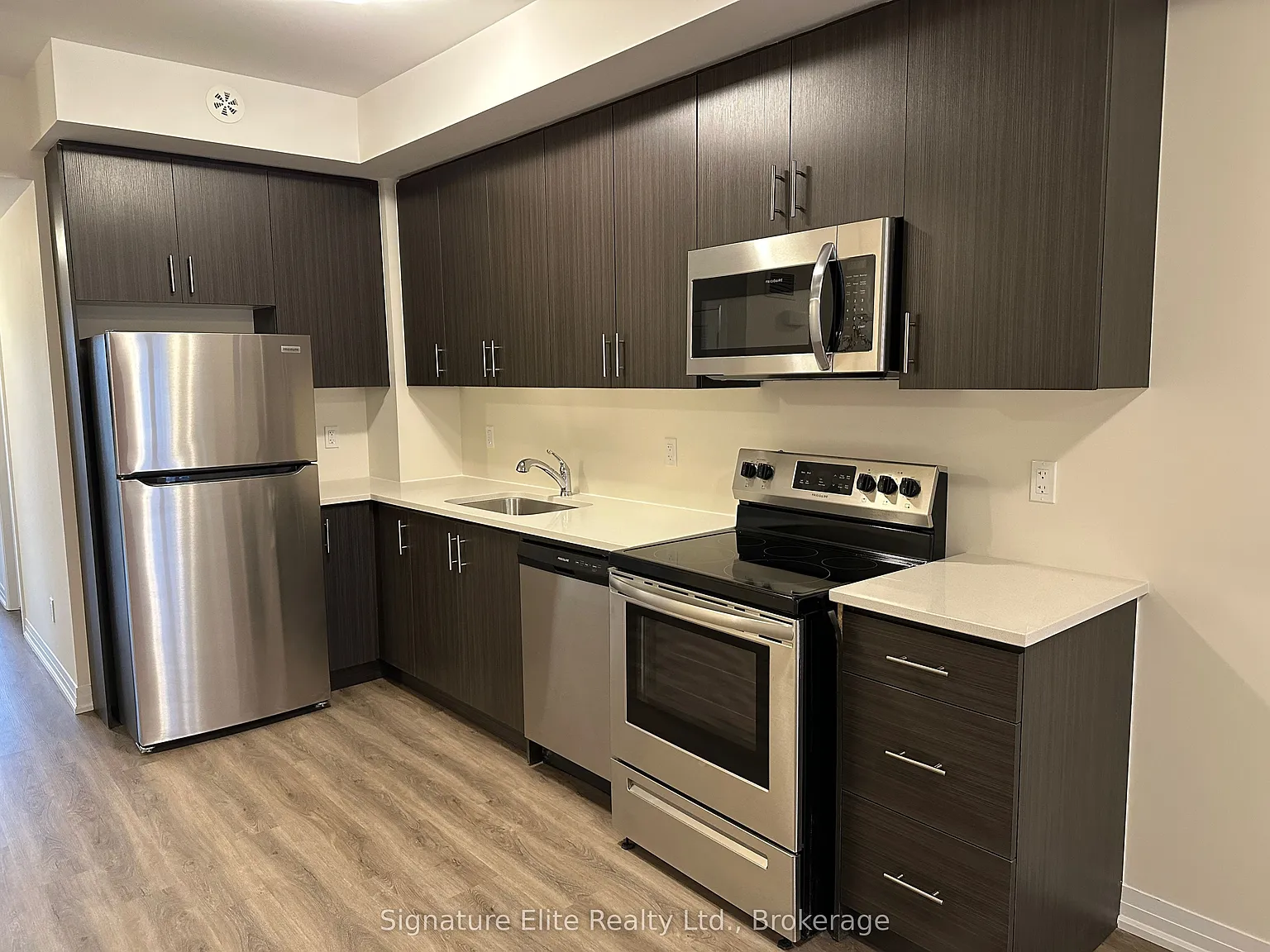 2 bed, $2,600 — Photo 4