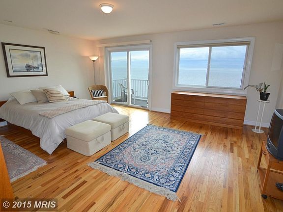 Bedroom (Master)