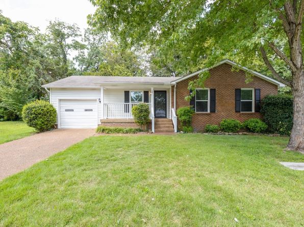 2200 Skylark Ct
