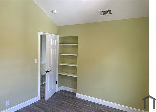 5th image of 7518 Kyle St