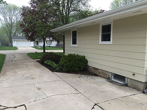 2nd image of 1104 Woodring Dr