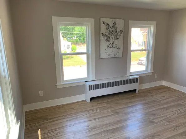 (undisclosed Address), Dudley, MA 01571