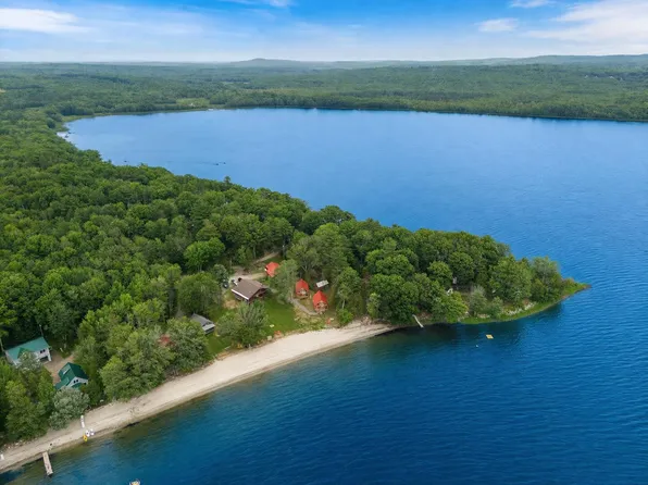 8 Sand Beach Lane, Burnham, ME 04922