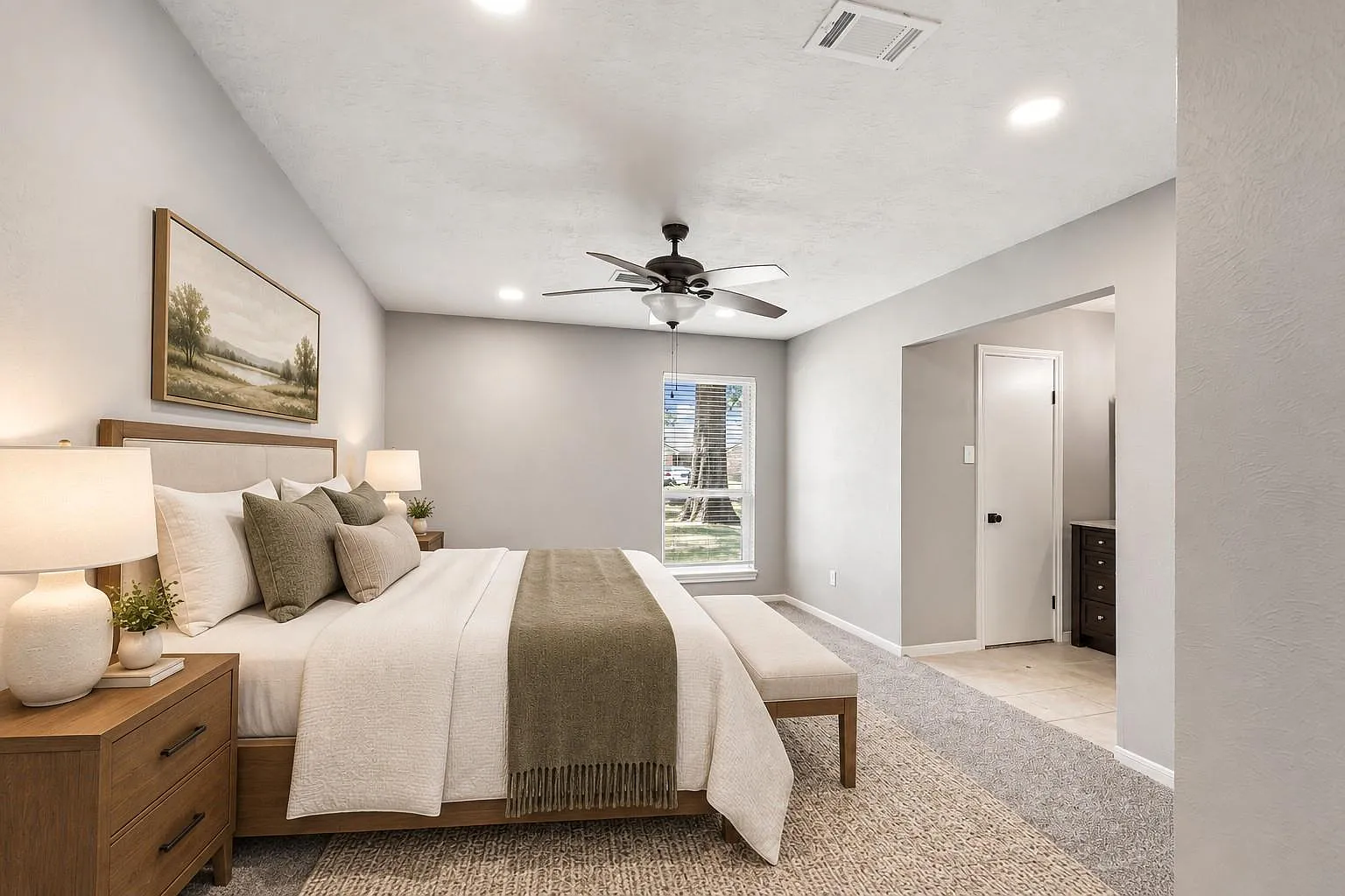 3 bed, 2.0 bath, 1808 sqft, $2,100 — Photo 3
