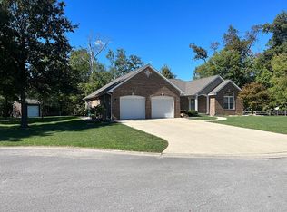 207 S Payton Dr, Okawville, IL 62271