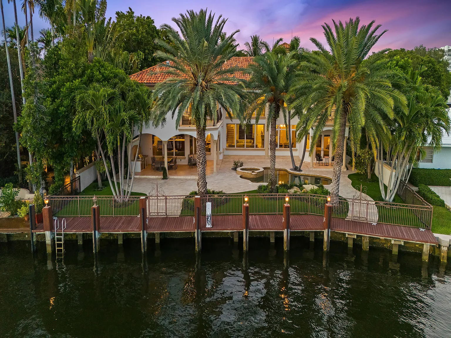 5 bed, 6.0 bath, 5990 sqft, $39,500 — Photo 3