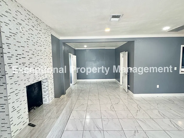 8047 Laurel Ave — Photo 4
