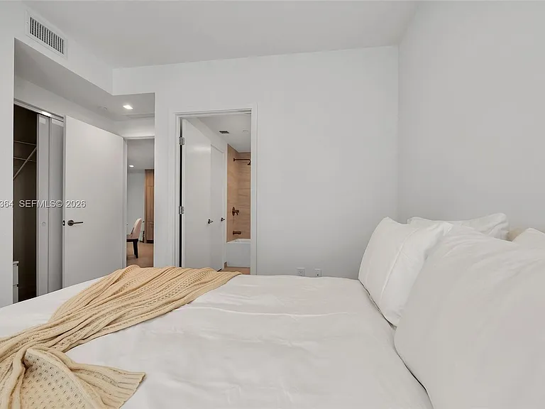 77 SE 5th St #1906 — Photo 17