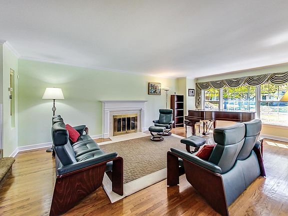 4th image of 901 S Waiola Ave